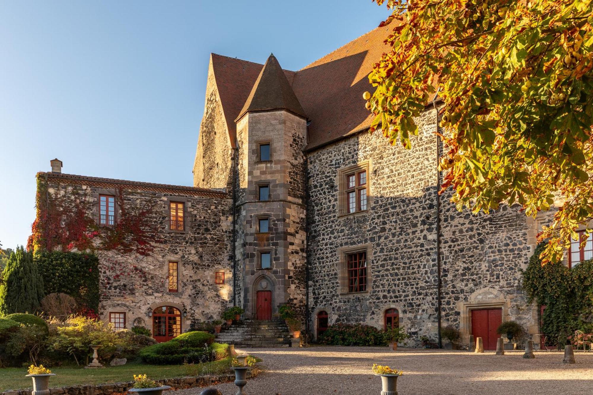 Chateau Royal De Saint-Saturnin Exterior foto
